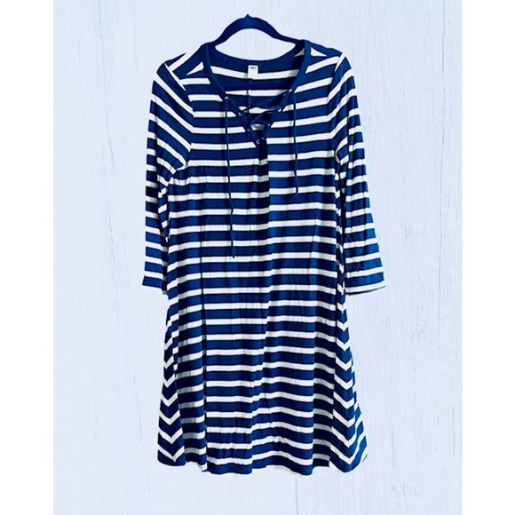 Old Navy Women's Striped Casual Knit Dress- Size M - Picture 1 of 3